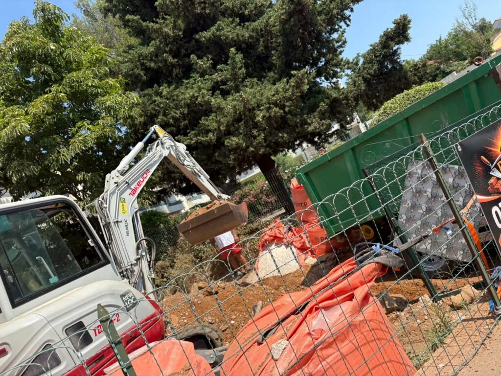 Benne de chantier livrée à Saint-Cyr-sur-Mer